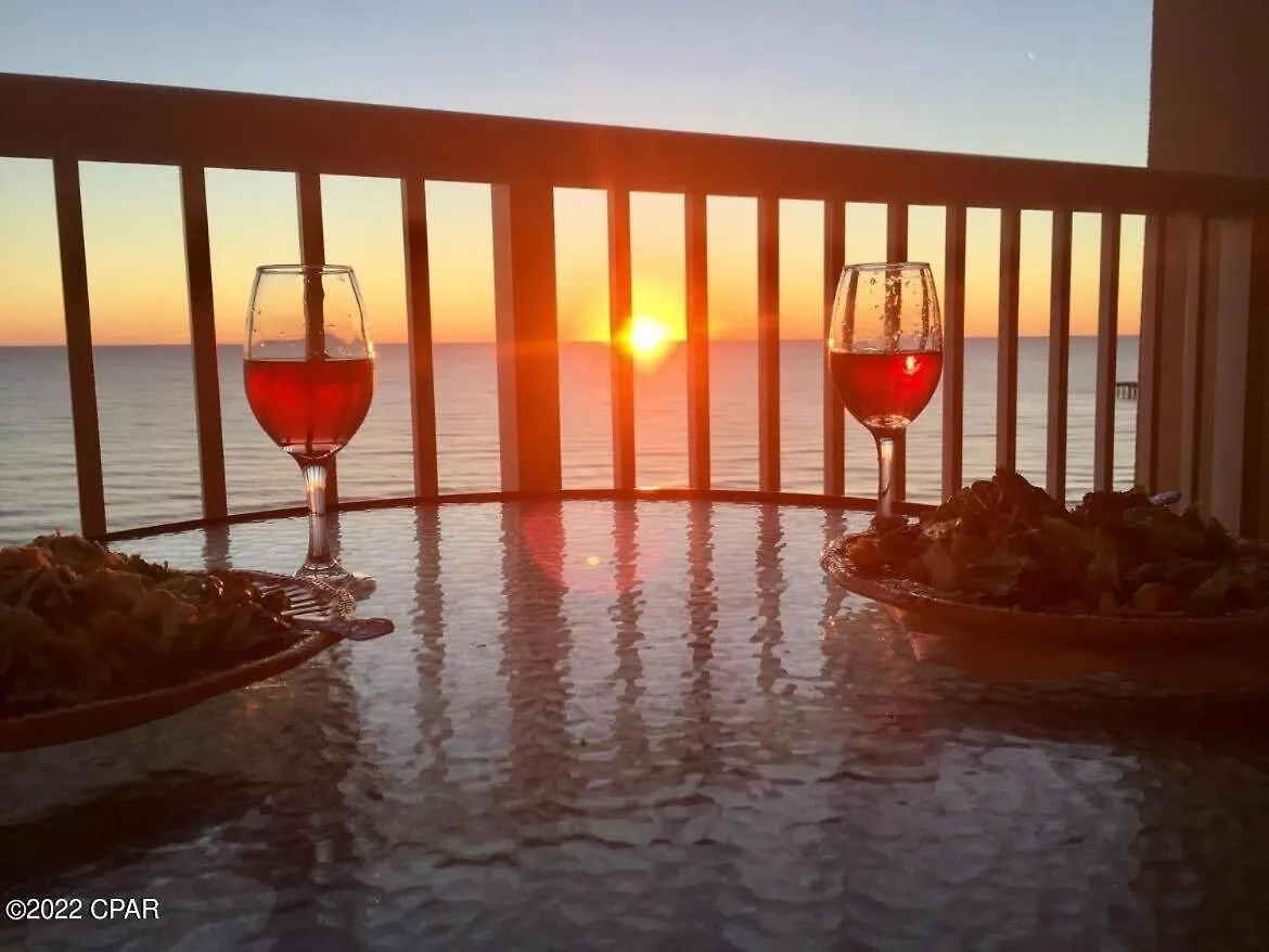 Calypso 2201E 3Br 3Ba Corner Unit 2 Sets Of Beach Chairs Panama City Beach Apartment