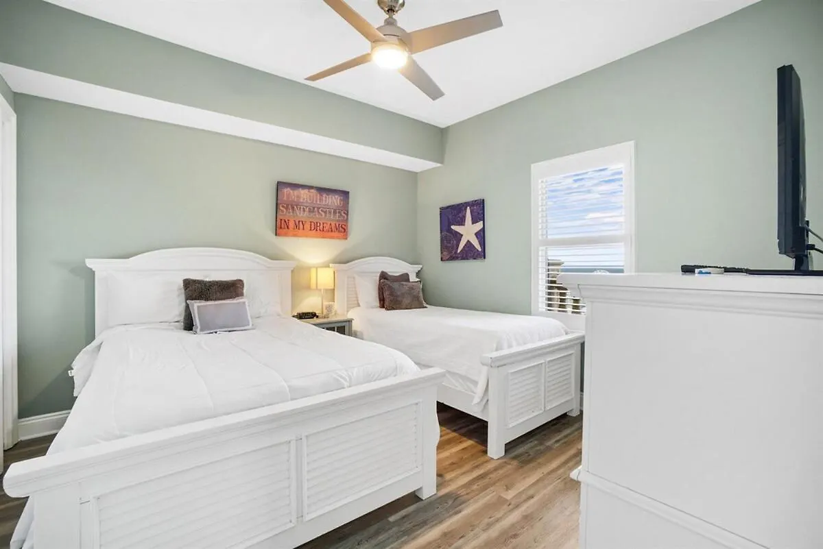 Apartment Calypso 2201E 3Br 3Ba Corner Unit 2 Sets Of Beach Chairs Panama City Beach United States
